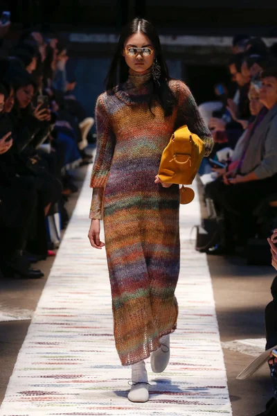 Look 15